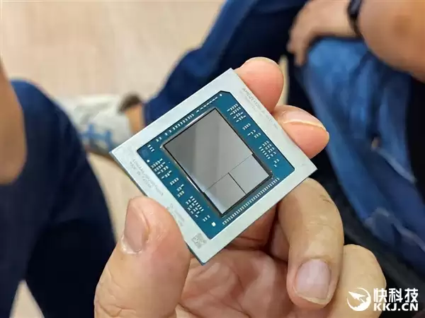 最好的端侧AI 没有之一！聊聊AMD锐龙AI Max+ 395迷你AI工作站