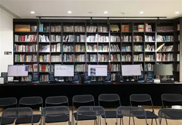 最好的端侧AI 没有之一！聊聊AMD锐龙AI Max+ 395迷你AI工作站