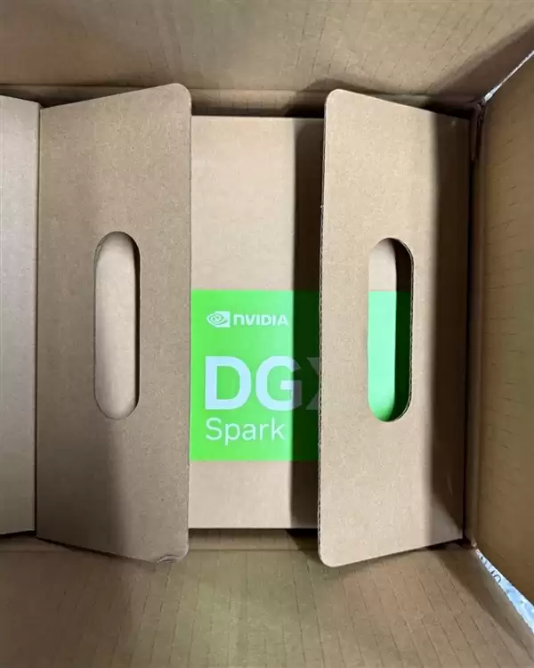 最贵6.5万！NVIDIA官宣首款桌面PC马上发