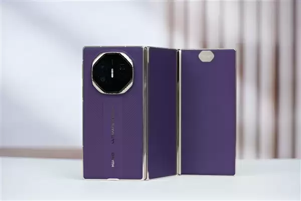 全球第2款三折叠！华为Mate XTs非凡大师图赏