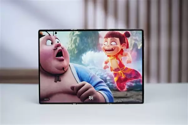 全球第2款三折叠！华为Mate XTs非凡大师图赏