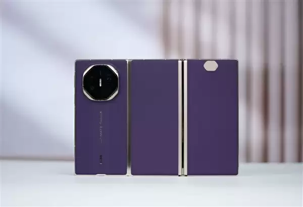 全球第2款三折叠！华为Mate XTs非凡大师图赏