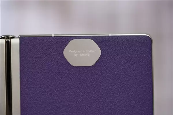 全球第2款三折叠！华为Mate XTs非凡大师图赏