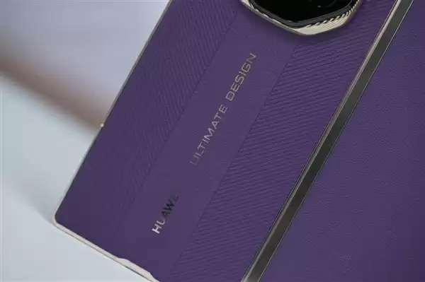 全球第2款三折叠！华为Mate XTs非凡大师图赏