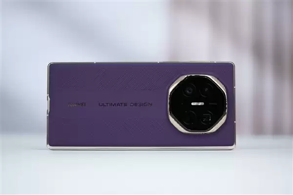 全球第2款三折叠！华为Mate XTs非凡大师图赏