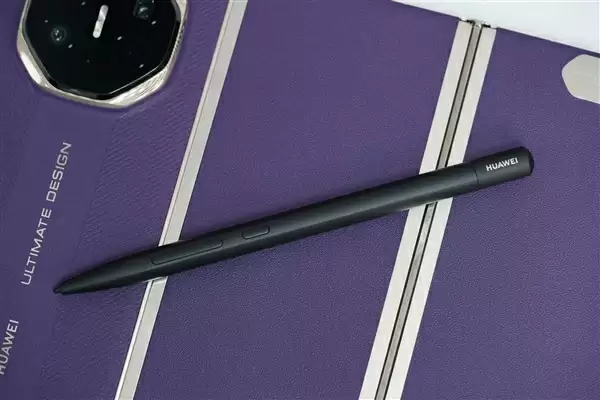 全球第2款三折叠！华为Mate XTs非凡大师图赏