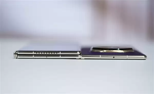 全球第2款三折叠！华为Mate XTs非凡大师图赏