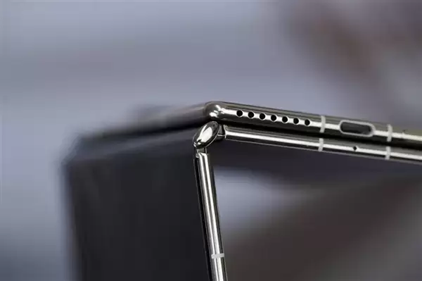 全球第2款三折叠！华为Mate XTs非凡大师图赏