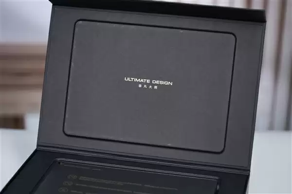 全球第2款三折叠！华为Mate XTs非凡大师图赏