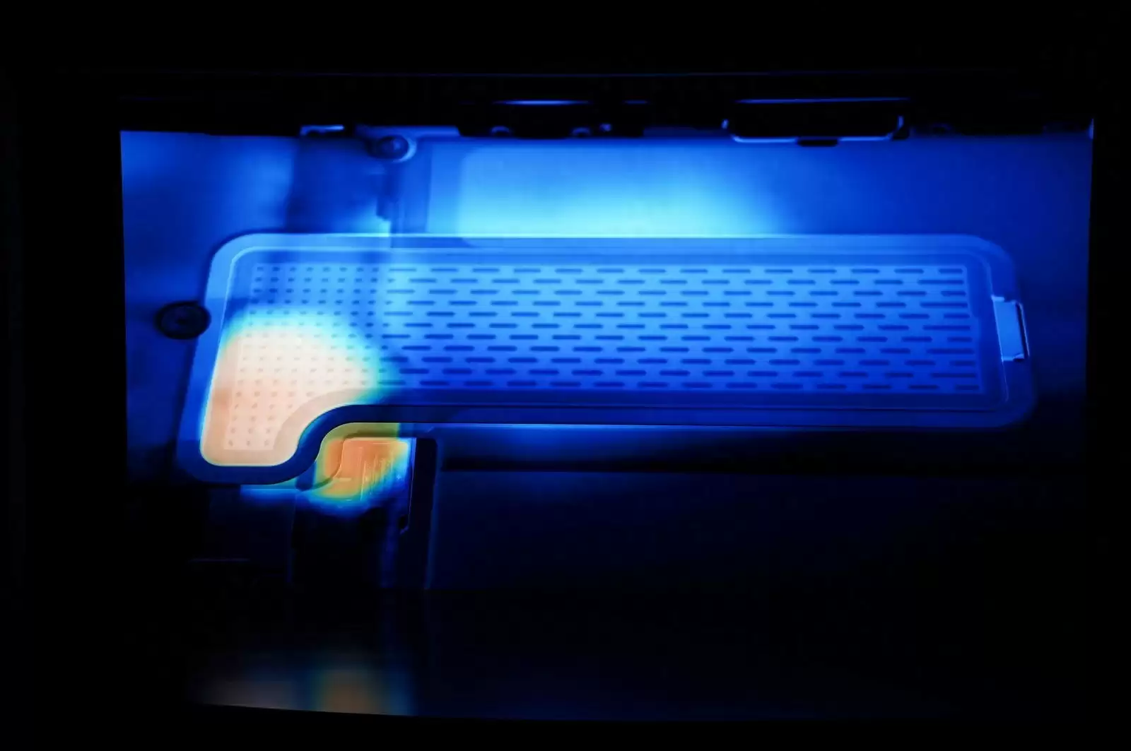 iPhone 17 Pro惊艳来袭  iPhone 16无奈价崩沦为百元机！