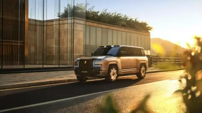 突破传统汽车架构乘坐体验 仰望U8L鼎世版正式上市