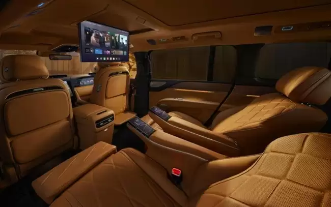 突破传统汽车架构乘坐体验 仰望U8L鼎世版正式上市