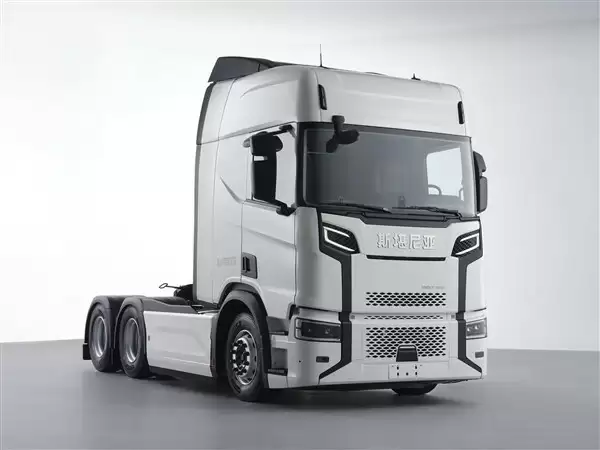 斯堪尼亚国产车型首现中文标识,设计争议引热议