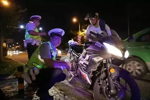 电动车辆新规十月实施，严查违规行为