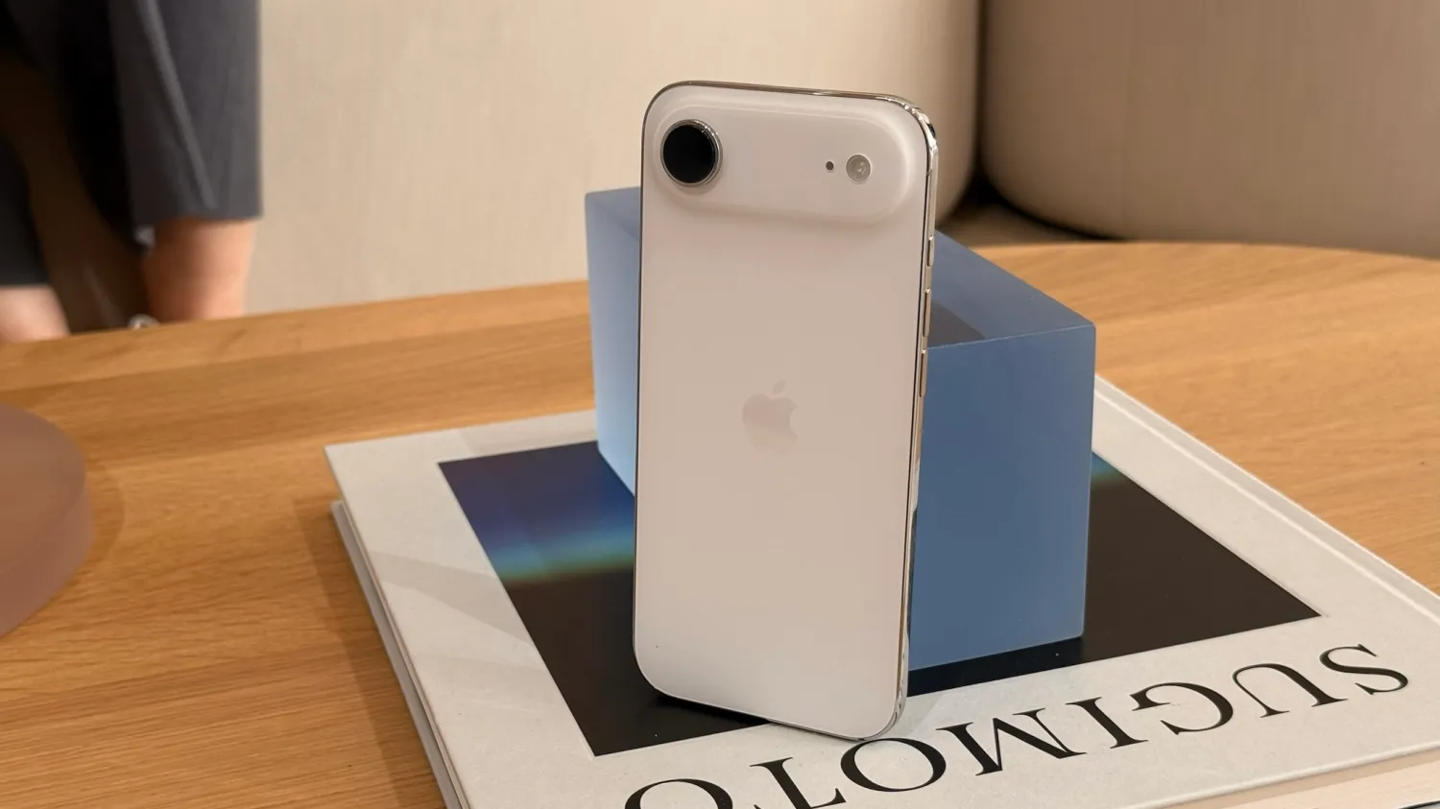 库克力挺 2025 款 iPhone:Air 续航出色、17 Pro 星宇橙成“杀手级颜色”