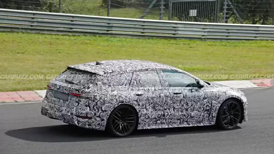 被传“夭折”的奥迪 RS6 e-tron Avant 旅行车原型现身纽北