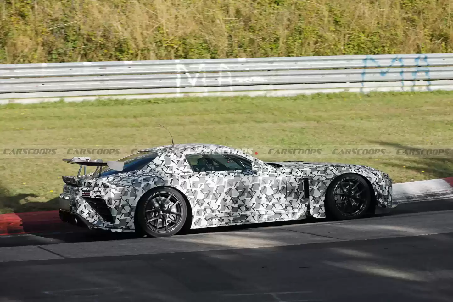 雷克萨斯 LFR 超跑纽北测试图曝光:3 种空气动力套件,V8 混动预估 900 马力