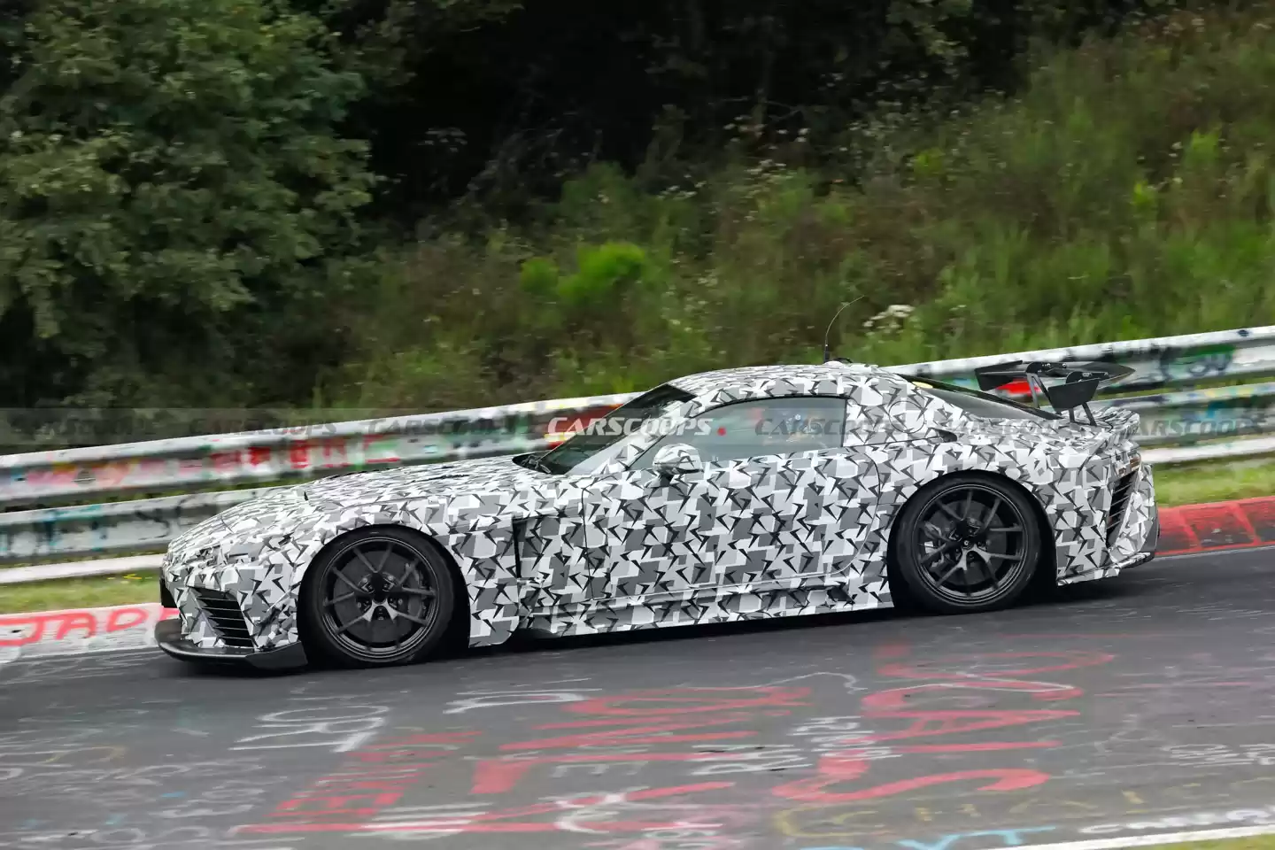 雷克萨斯 LFR 超跑纽北测试图曝光:3 种空气动力套件,V8 混动预估 900 马力