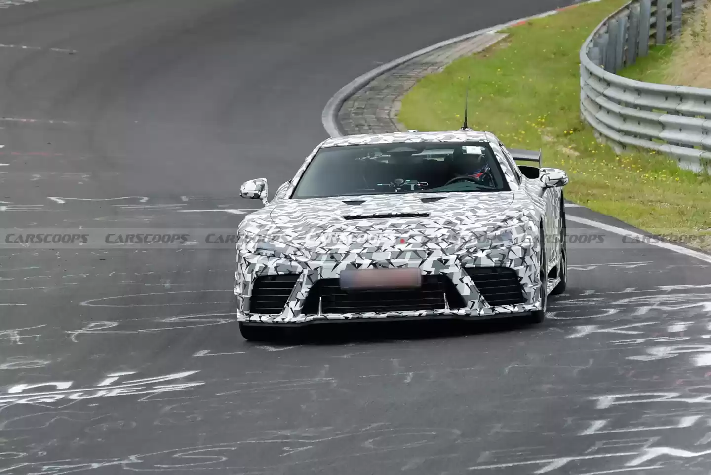 雷克萨斯 LFR 超跑纽北测试图曝光:3 种空气动力套件,V8 混动预估 900 马力