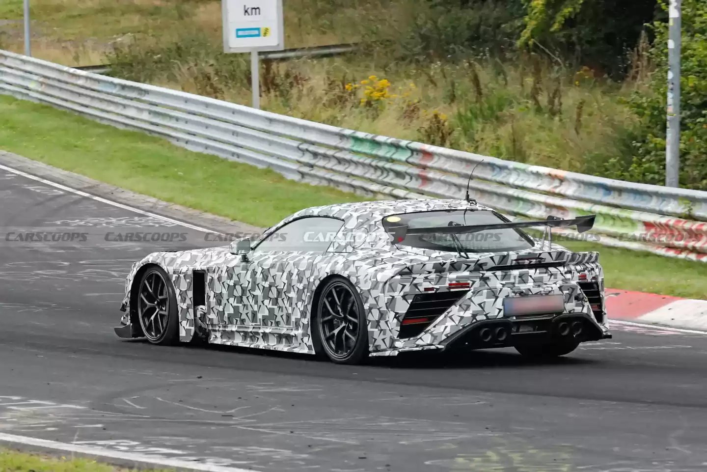 雷克萨斯 LFR 超跑纽北测试图曝光:3 种空气动力套件,V8 混动预估 900 马力