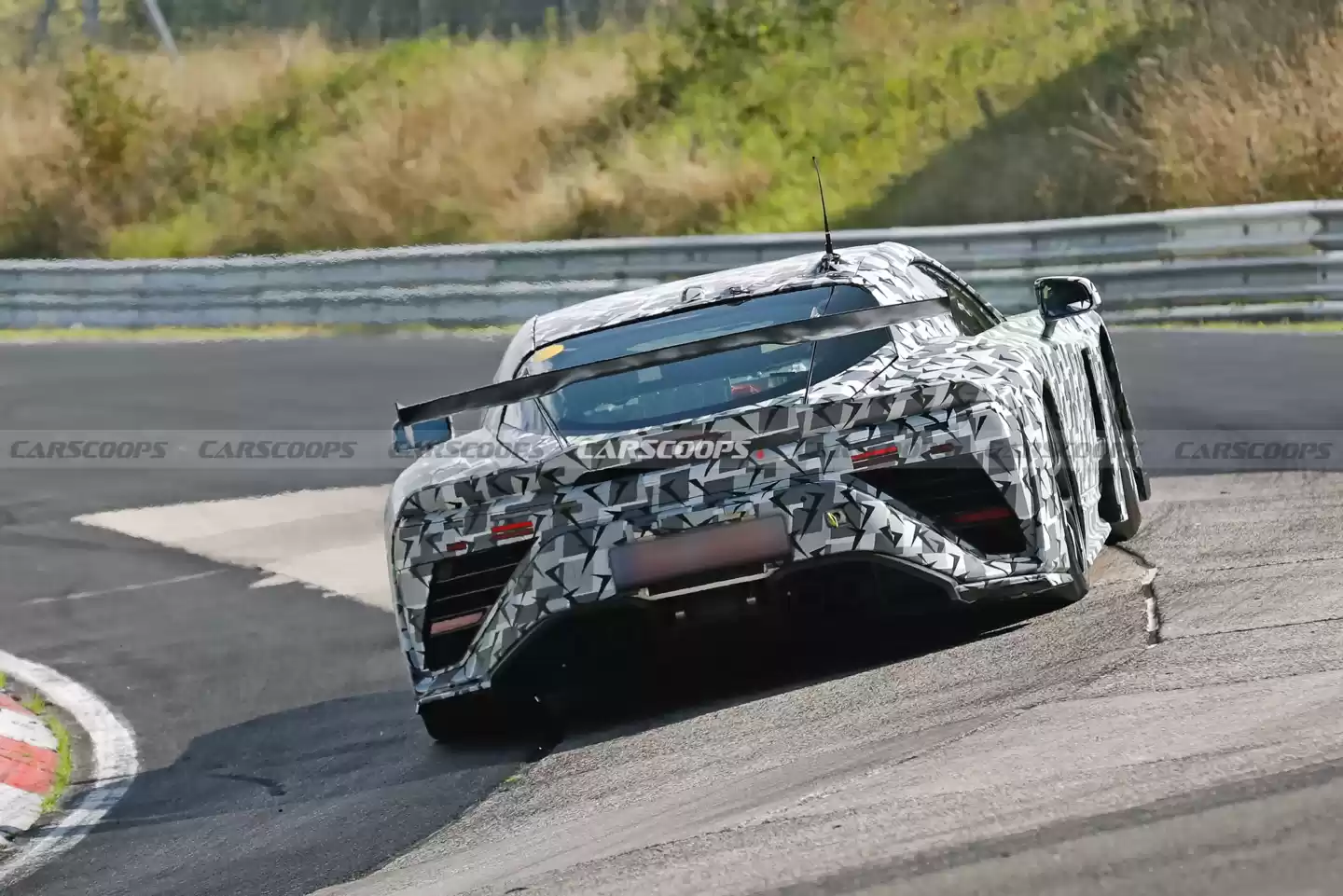 雷克萨斯 LFR 超跑纽北测试图曝光:3 种空气动力套件,V8 混动预估 900 马力