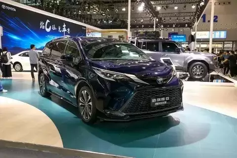 2025年8月燃油MPV销量榜单：赛那、传祺M6领跑，奔驰V级稳居中游