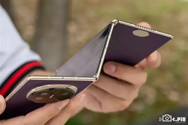 别人挤牙膏可能被骂 但三折叠情有可原