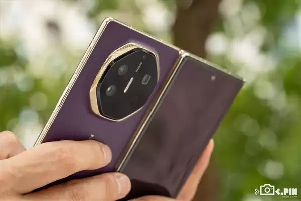 别人挤牙膏可能被骂 但三折叠情有可原