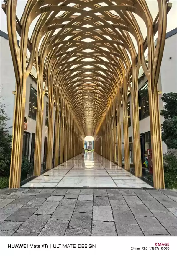 别人挤牙膏可能被骂 但三折叠情有可原