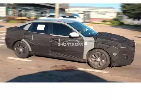 新一代现代伊兰特实车曝光，2026年亮相，造型大变样