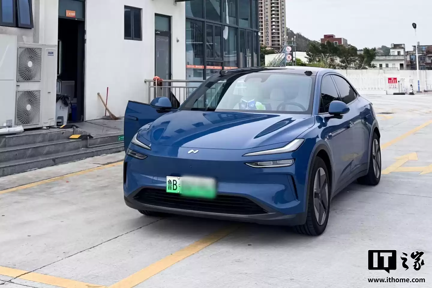 新款乐道 L60 汽车无伪装谍照曝光：有望新增前排双无线充电板 / 后排座椅通风、价格保持不变