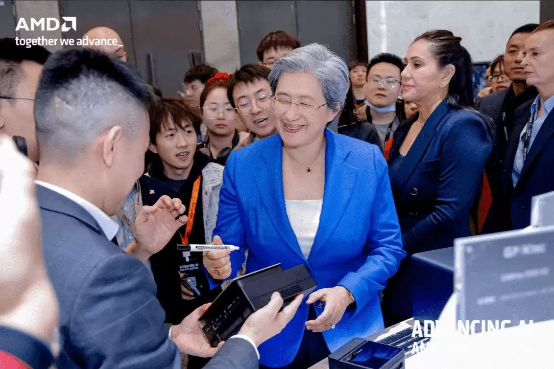 极摩客携多款重磅桌面AI超算电脑亮相GOSIM  杭州2025、强力赋能开源创新