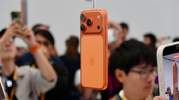 iPhone 17 Pro信号或受金属干扰，苹果建议慎选金属手机壳
