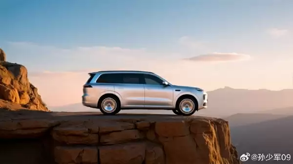 零跑D16实车曝光：定位豪华SUV 预计2026年一季度量产