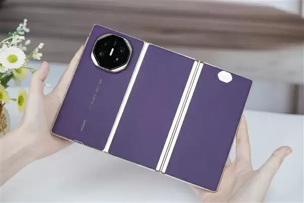 华为Mate XTs非凡大师维修备件价格公布:屏幕4999元 主板7499元起