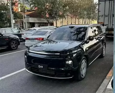 零跑D19实车曝光，六座新能源SUV即将来袭