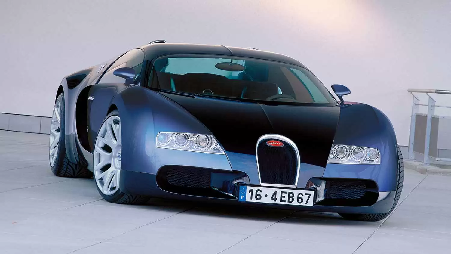 不推限量超跑,布加迪推新 Logo 纪念威龙诞生 20 周年