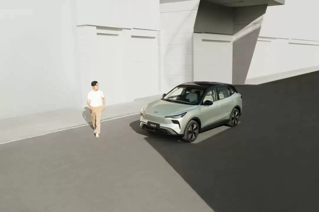 565km 续航一口价 8.88 万元,一汽奔腾悦意 03 汽车加推“畅享版”