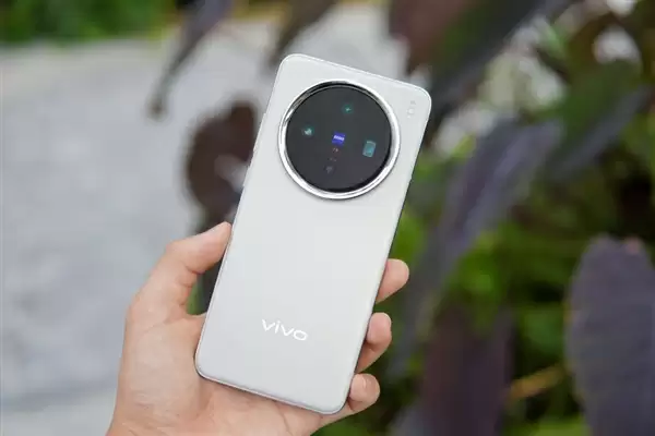 全球首发天玑9500！vivo X300系列来了：年度最强小屏旗舰