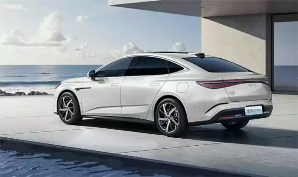 纯电续航翻倍!新款比亚迪海豹07DM-i上市:14.98万起