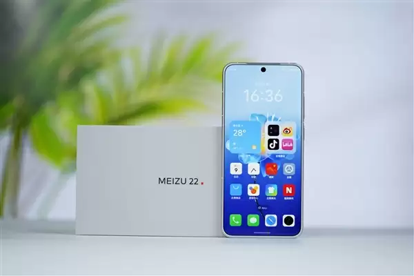 行业唯一四等边白面板!魅族22图赏