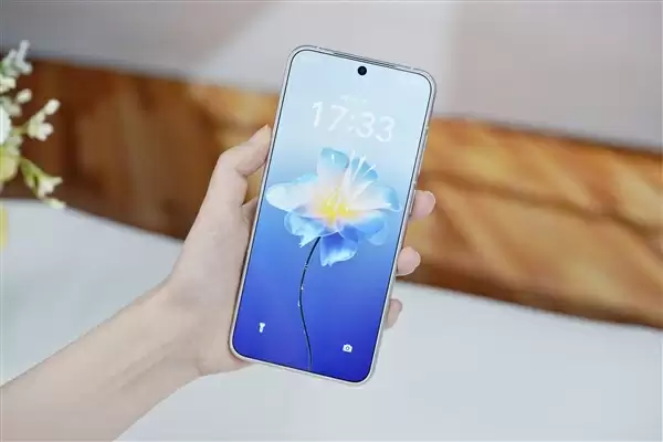 行业唯一四等边白面板!魅族22图赏