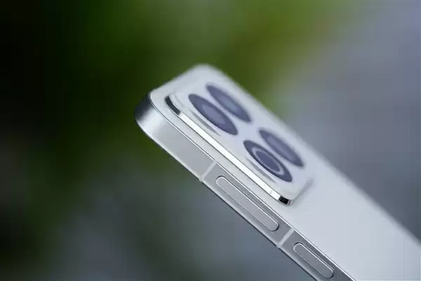 行业唯一四等边白面板!魅族22图赏