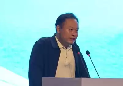 5000万粉丝博主“听风的蝉”自曝曾得肺癌：工作没了 靠读书改命