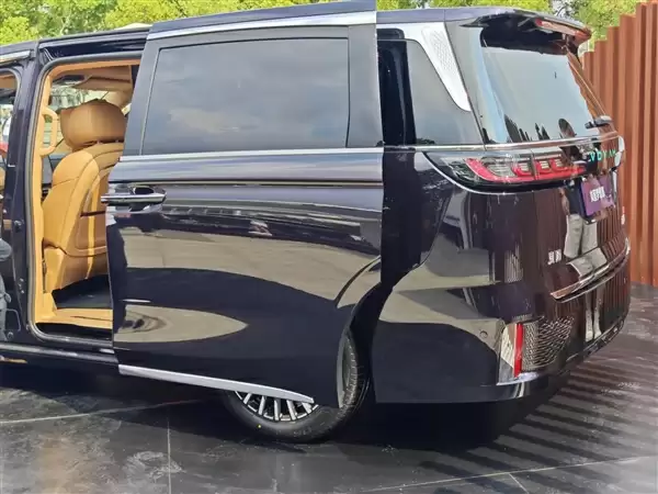 插混MPV用上800V!新款岚图梦想家上市:32.99万起