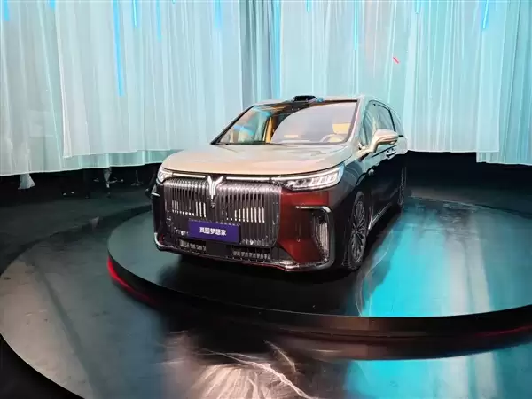 插混MPV用上800V!新款岚图梦想家上市:32.99万起