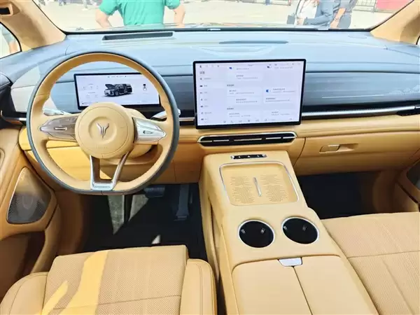 插混MPV用上800V!新款岚图梦想家上市:32.99万起