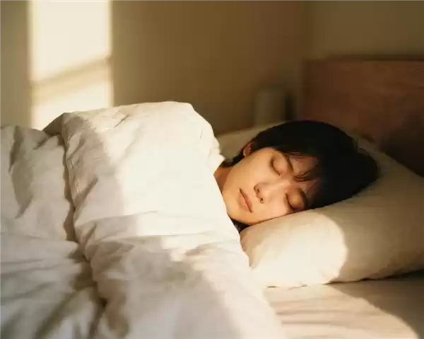 睡觉前千万别做这件事 伤身又伤心 你肯定“中枪”过