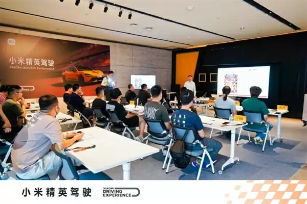 小米精英驾驶·赛照培训首期收官 雷军：建议喜欢赛车的朋友可以考个赛照