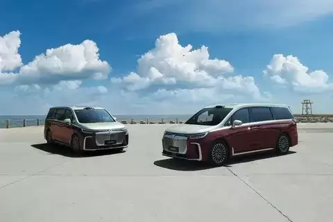 2026款岚图梦想家上市：华为智驾加持，续航350公里，售价32.99万起